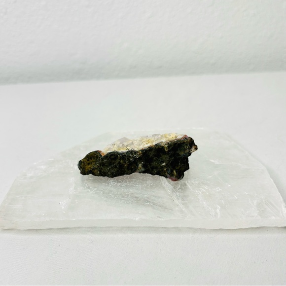 Amethyst small cluster #2 - Picture 5 of 5